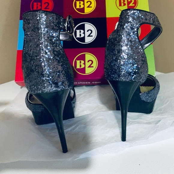 B2 New KALAIS Shoes - Picture 5 of 7